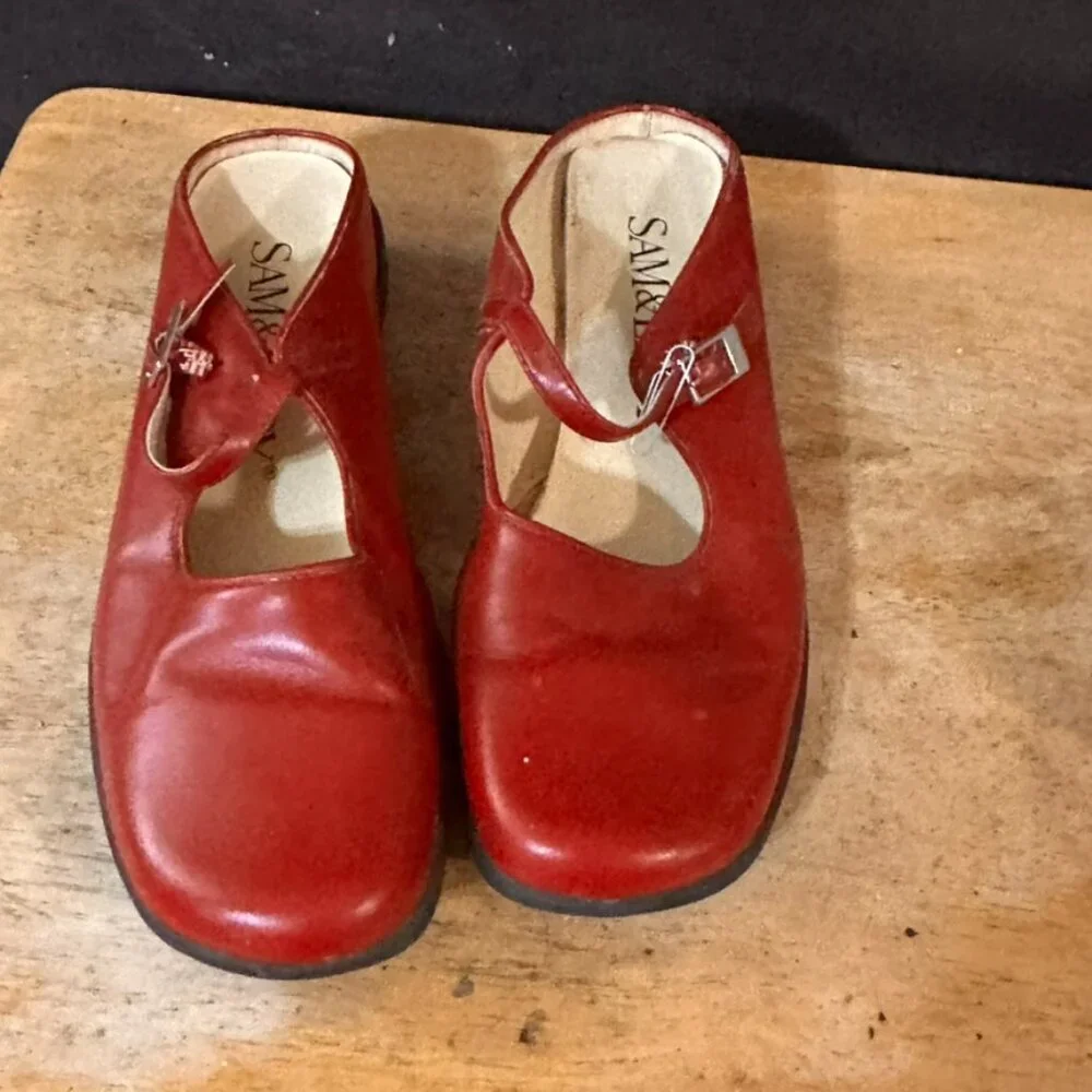 Sam & Libby Size 7.5 Shoes MaryJane Flats Red Leather